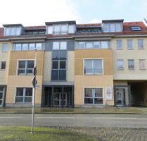 Schöne 2 Raum Wohnung mit geräumiger Terrasse, Blick zum Rathaus - Wittenberge