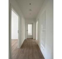 Moderne 3 Raum Wohnung mit Balkon im Grünen - Staßfurt