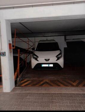 Foto - Tiefgaragen-Stellplatz - 100,00 EUR Miete,