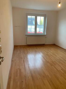 Foto - 4 12 Zimmer Wohnung - 820,00&nbsp;EUR Kaltmiete, ca.&nbsp; 126,00&nbsp;m&sup2;