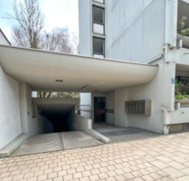 Zentraler Tiefgaragenstellplatz (direkt an der U1 Gern) - München Moosach