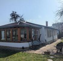 Kleines Haus zur Miete, mit Kamin und Einbauküche, modernes Bad - Gotha