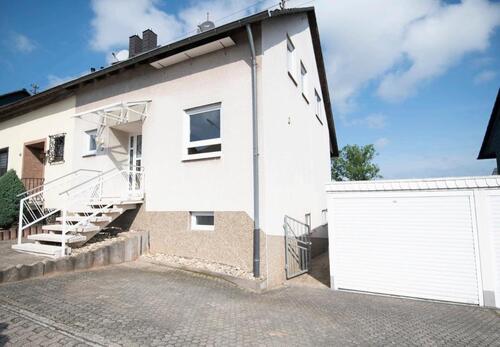 Foto - Modernisierte Doppelhaushälfte in Heusweiler-Hirtel mit Feldblick