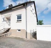 Modernisierte Doppelhaushälfte in Heusweiler-Hirtel mit Feldblick