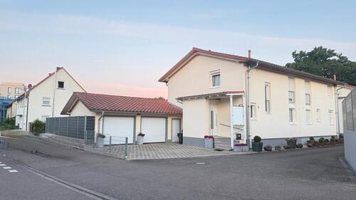 Foto - Doppelhaushälfte, Doppelgarage, Sackgasse