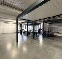Katip | Gepflegte Lagerhalle mit Büros und Stellplätzen *ab sofort - Rehling