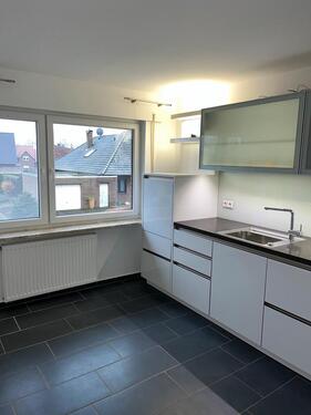 Foto - 3-Zimmer-Wohnung 77 m² mit Balkon, Einbauküche & Stellplatz