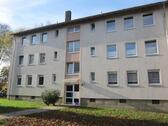 Foto - teilsanierte 2-Zi.-Wohnung im EG eines ruhigen Mehrfamilienhauses