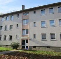 teilsanierte 2-Zi.-Wohnung im EG eines ruhigen Mehrfamilienhauses - Bochum Bochum-Mitte