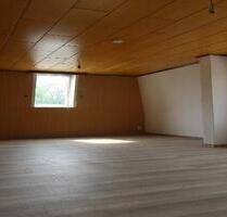 Großräumig Wohnen in gemütlicher Dachgeschosswohnung - Lunzenau