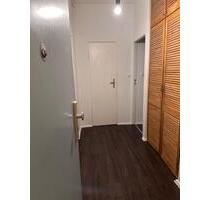 2-Zimmerwohnung in Lankwitz mit Südbalkon, Dachgeschoss - Berlin Steglitz-Zehlendorf 2-Zimmerwohnung in Lankwitz mit Südbalkon, Dachgeschoss - Berlin Steglitz-Zehlendorf