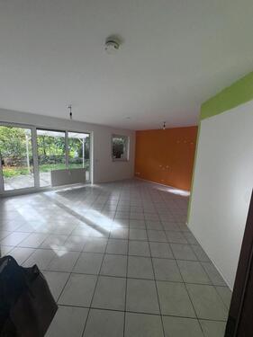 Foto - 4-Zimmer-Kellerwohnung - 925,00 EUR Kaltmiete,