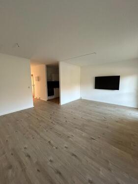 Foto - ERDGESCHOSS-HIGHLIGHT - 3 Zimmer, moderner EBK & Balkon