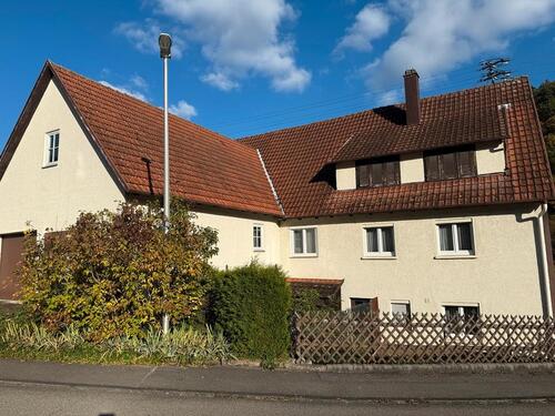Foto - Renovierungsbedürftiges Bauernhaus mit viel Potenzial