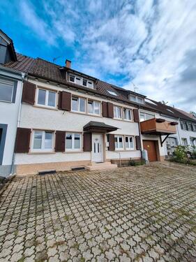 Foto - Zwei Familienhaus mit Einliegerwohnung