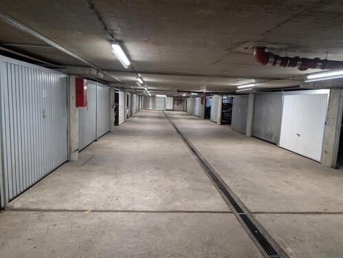 Foto - Tiefgaragenstellplatz mit eigenem Rolltor in Eckenheim