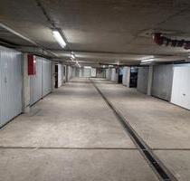 Tiefgaragenstellplatz mit eigenem Rolltor in Eckenheim - Frankfurt am Main Nord-Ost
