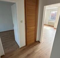 Renovierte Wohnung 2 Zimmer Wohnung mit EBK und Balkon - Bremerhaven Leherheide