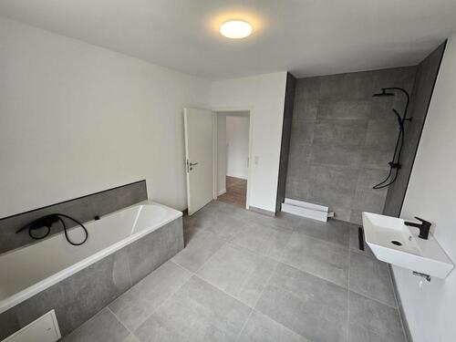 Foto - Modernisiertes Einfamilienhaus mit Wärmepumpe alles NEU!