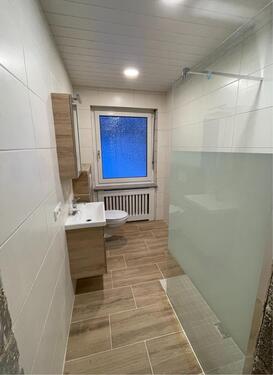 Foto - Kernsaniert & ruhig 3 ZKB mit Balkon, neue Elektrik -EBK - frei