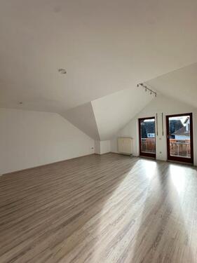 Foto - Großzügig geschnittene 3 Zimmer-Wohnung mit Südbalkon