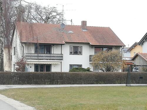 Foto - Renovierungsbedürftiges Zweifamilienhaus