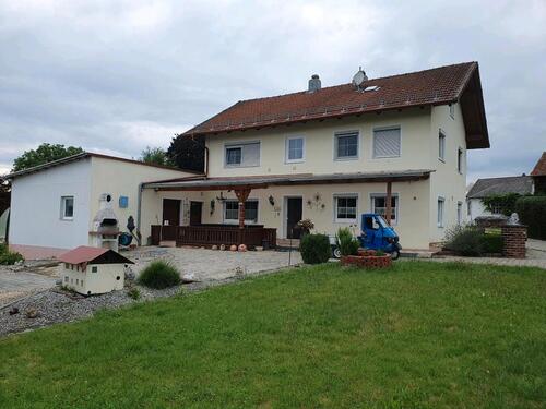 Foto - Einfamilienhaus in ruhiger Lage am Ortsrand mit Pool