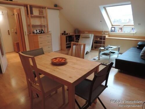 Foto - Großzügige, möblierte 2 Zi.-DG-Maisonette-Wohnung