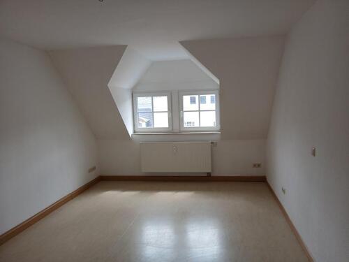 Foto - Stilvolle 3-Zimmer-DG-Wohnung - 650,00 EUR Kaltmiete,