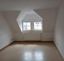 Stilvolle 3-Zimmer-DG-Wohnung - 650,00 EUR Kaltmiete, in Hof (PLZ: 95028) Altstadt