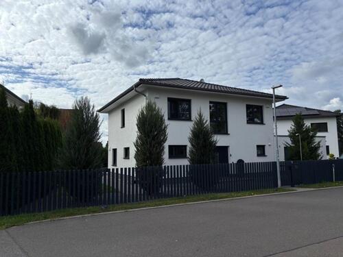 Foto - !Provisionsfrei! Luxuriöses 6Zimmer-Haus mit Doppelgarage & Pool