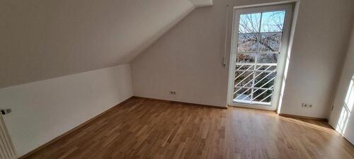 Foto - Großzügige Wohnung mit Garage in 2-Parteien Haus zu vermieten