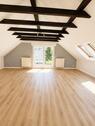 Foto - Lichtdurchflutete Dachgeschosswohnung mit Balkon