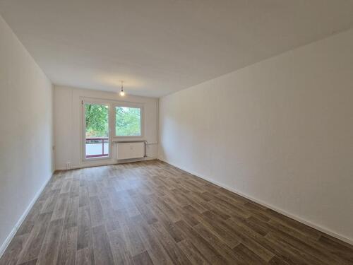 Foto - *Ab sofort - 5 Zimmer Wohnung mit 2 Bädern im Erdgeschoss - Schnell sein & 2 NKM frei abstauben*