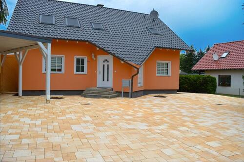 Foto - Großzügiges Einfamilienhaus mit 235 m² Wohnfläche und Grundstück