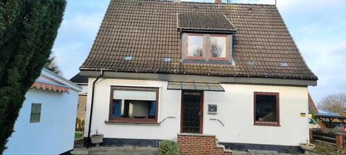 Foto - Haus mit Garten und Garage - 900,00&nbsp;EUR Kaltmiete, ca.&nbsp; 100,00&nbsp;m&sup2;