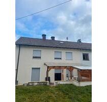 DHH Doppelhaushälfte 130 m2 Wohnfläche zzgl. DG und Keller - Freudenstadt DHH Doppelhaushälfte 130 m2 Wohnfläche zzgl. DG und Keller - Freudenstadt