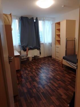 Foto - Zimmer zu Untermiete ab sofort - 300,00&nbsp;EUR Kaltmiete, ca.&nbsp; 40,00&nbsp;m&sup2;