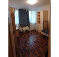 Zimmer zu Untermiete ab sofort - 300,00&nbsp;EUR Kaltmiete, ca.&nbsp; 40,00&nbsp;m&sup2; in Leipzig (PLZ: 04103) Mitte