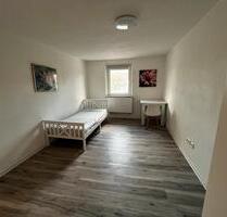 WG Zimmer in Tuttlingen - 530,00&nbsp;EUR Kaltmiete, ca.&nbsp; 15,00&nbsp;m&sup2; in Tuttlingen (PLZ: 78532)