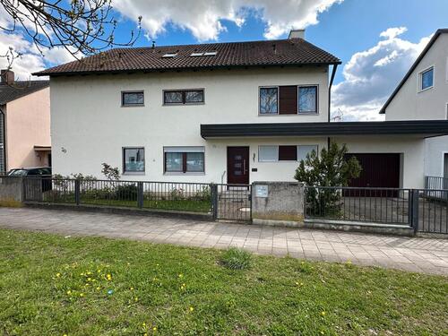 Foto - Geräumiges Einfamilienhaus mit Einliegerwohnung und traumhaften G