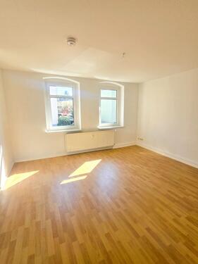 Foto - Geräumige 4- Zimmerwohnung mit Garten und Stellplatz, ruhige Lage