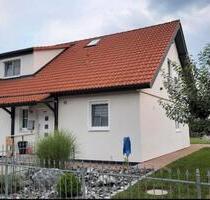 Einfamilienhaus mit Doppelgarage, Pool und Sauna in Ortsrandlage - Boos