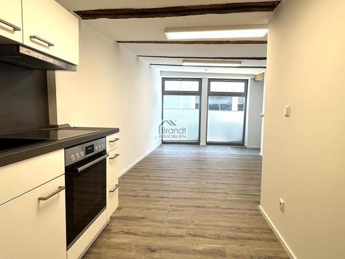 Foto - Kleiner Laden Büro mit großer Schaufensterfläche - Innenstadt