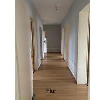 Helle 4 Zi Wohnung mit Balkon - 1.300,00 EUR Kaltmiete, in Hattersheim am Main (PLZ: 65795)