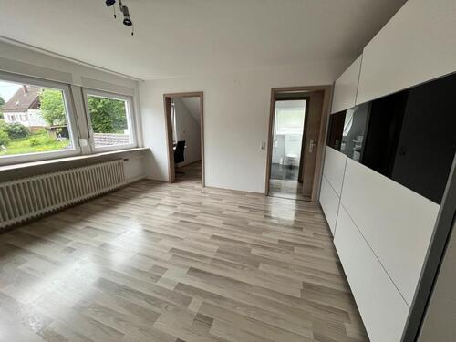 Foto - Charmante 1Zimmer-Wohnung mit Einbauküche und heller Fensterfront