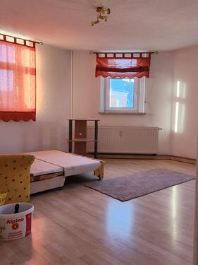 Foto - 4-Zimmer-Wohnung mit EBK, renovierungsbedürftig