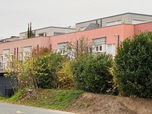 Foto - Reihenhaus im Penthouse-Stil in Kleinostheim mit Dachterrasse.