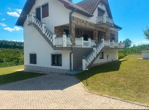 Foto - Großes Anwesen: 300m² Haus, 60m² Garage & 2 ha Wald in Serbien