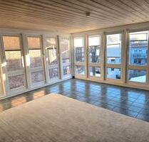 Lichtdurchflutete Wohnung im Atelierstil mit Blick auf den Erfurter Dom !